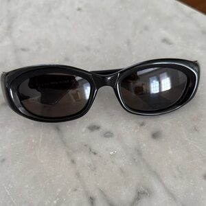 Gucci Vintage 90’s Black Oval Sunglasses